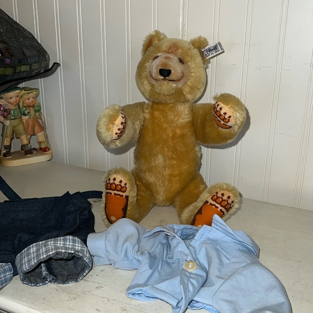 Vintage Steiff Dickie bear with ear tag 1985